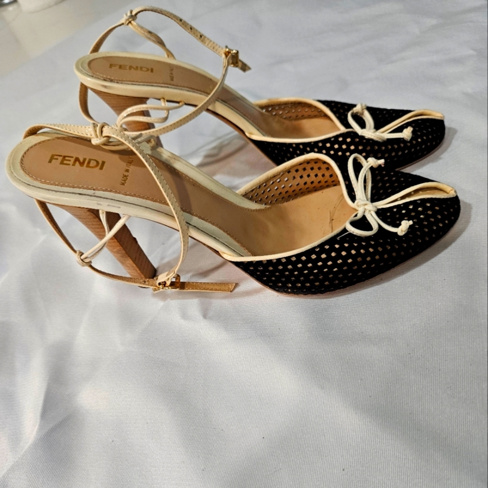 Fendi summer sandals size 39.5